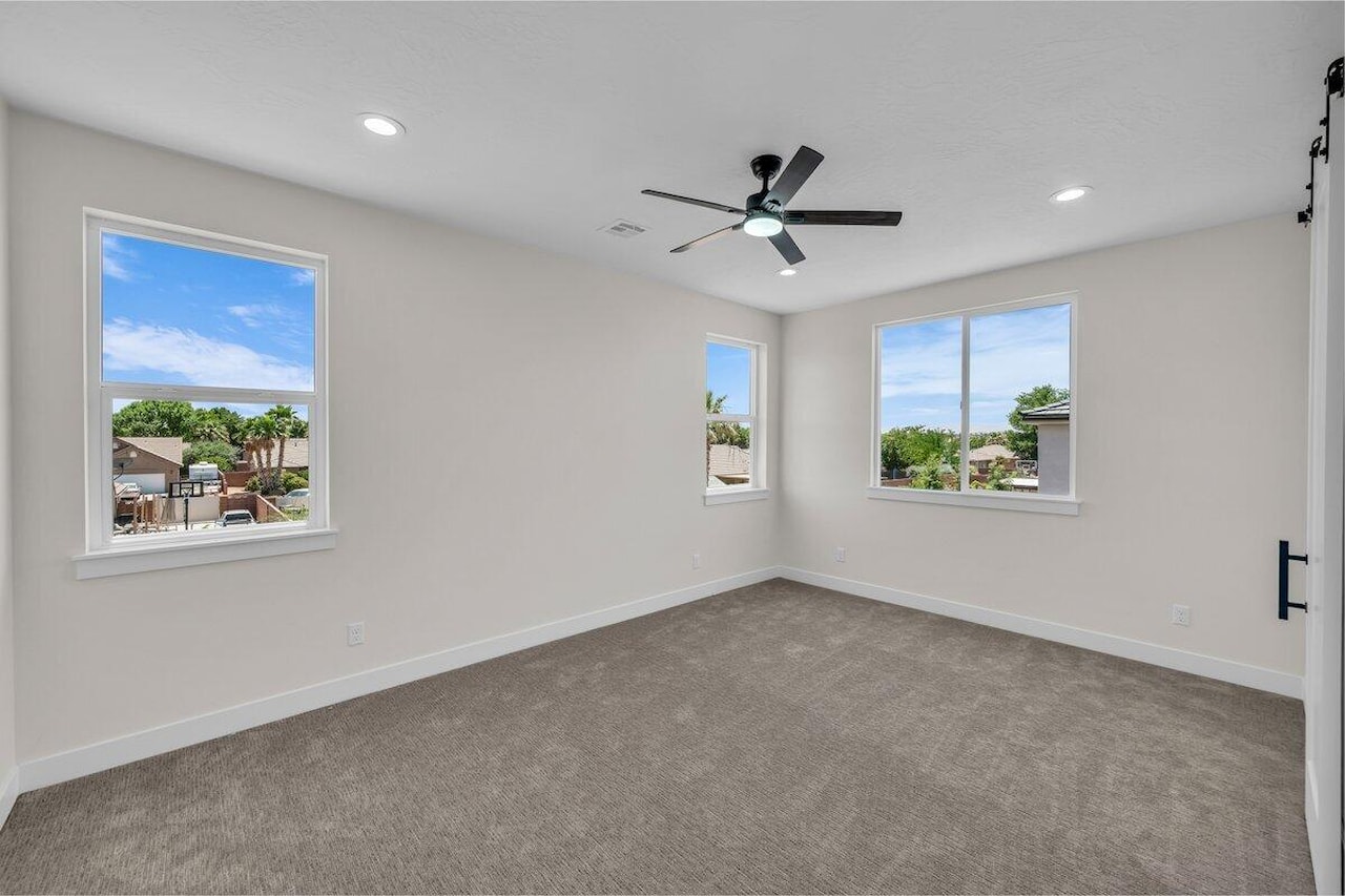 21 W Elinor LN Washington, UT 84780 home for sale, MLS#25-262394 - Erika Rogers Photo 40