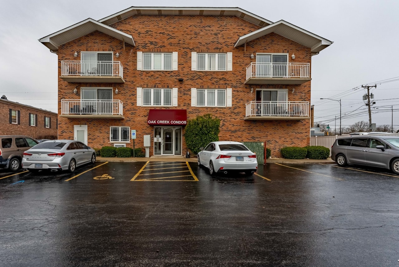 15505 Cicero Ave #2C Oak Forest, IL 60452 | MLS 12399528