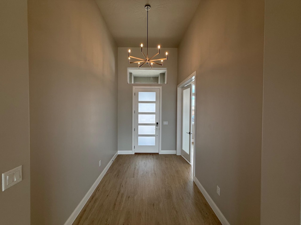 490 S Appian Way St George, UT 84770 home for sale, MLS#25-259974 - Erika Rogers Photo 9