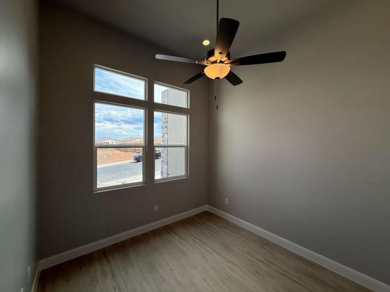 490 S Appian Way St George, UT 84770 home for sale, MLS#25-259974 - Erika Rogers Photo 10