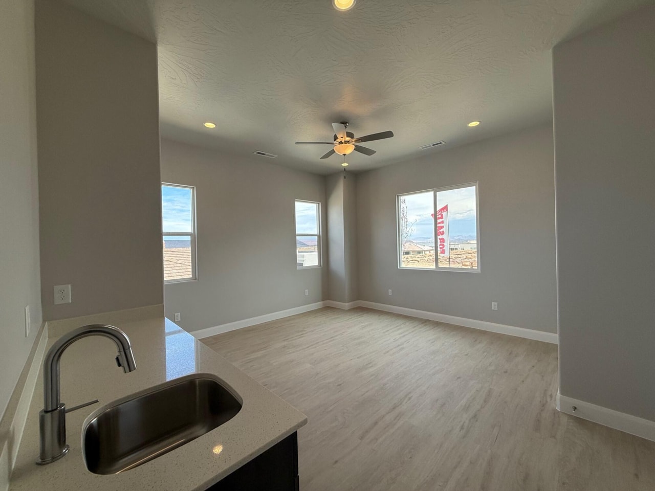 490 S Appian Way St George, UT 84770 home for sale, MLS#25-259974 - Erika Rogers Photo 11