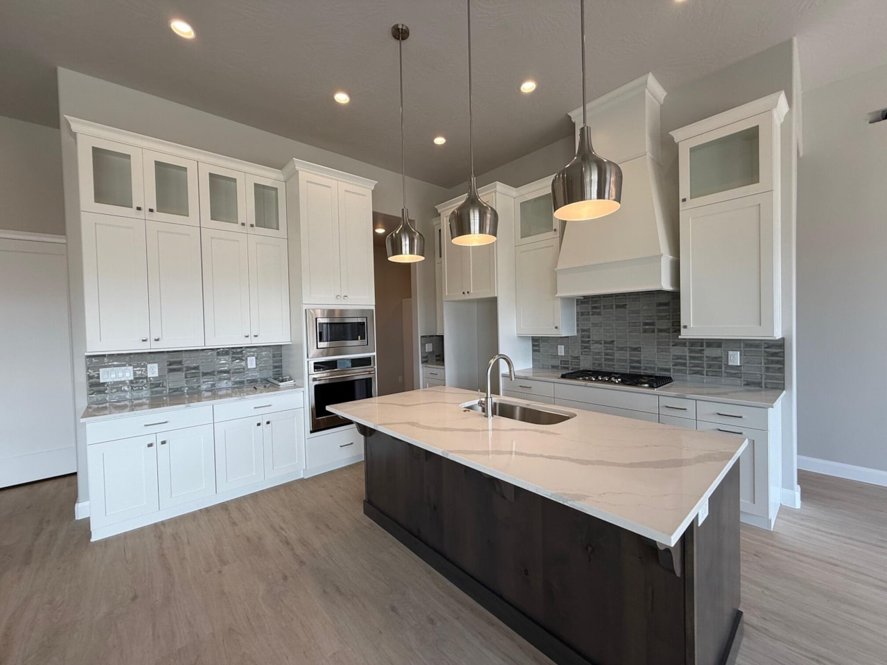 490 S Appian Way St George, UT 84770 home for sale, MLS#25-259974 - Erika Rogers Photo 19