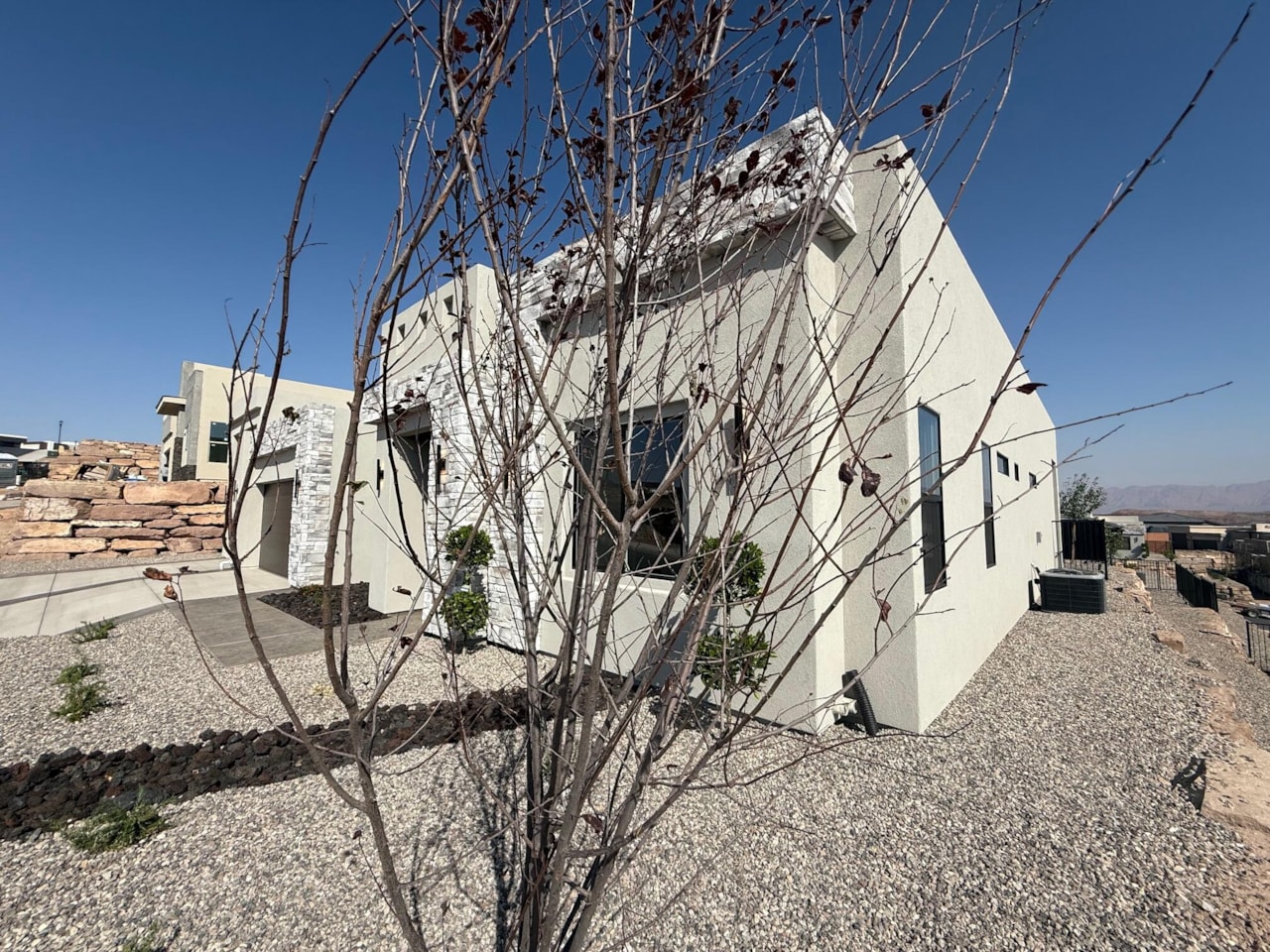 490 S Appian Way St George, UT 84770 home for sale, MLS#25-259974 - Erika Rogers Photo 3