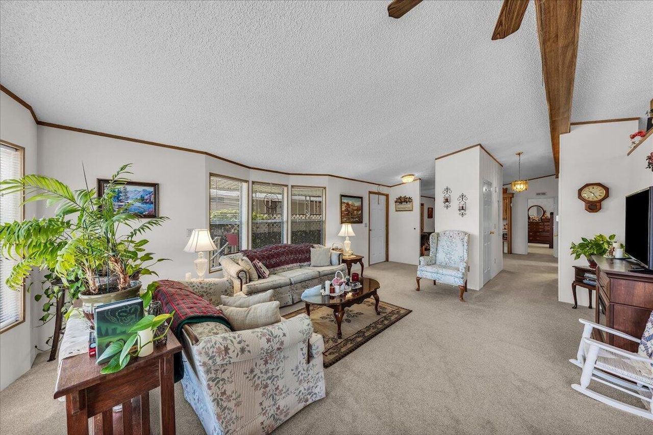 1360 N Dixie Downs RD #5 St George, UT 84770 home for sale, MLS#25-262530 - Erika Rogers Photo 4