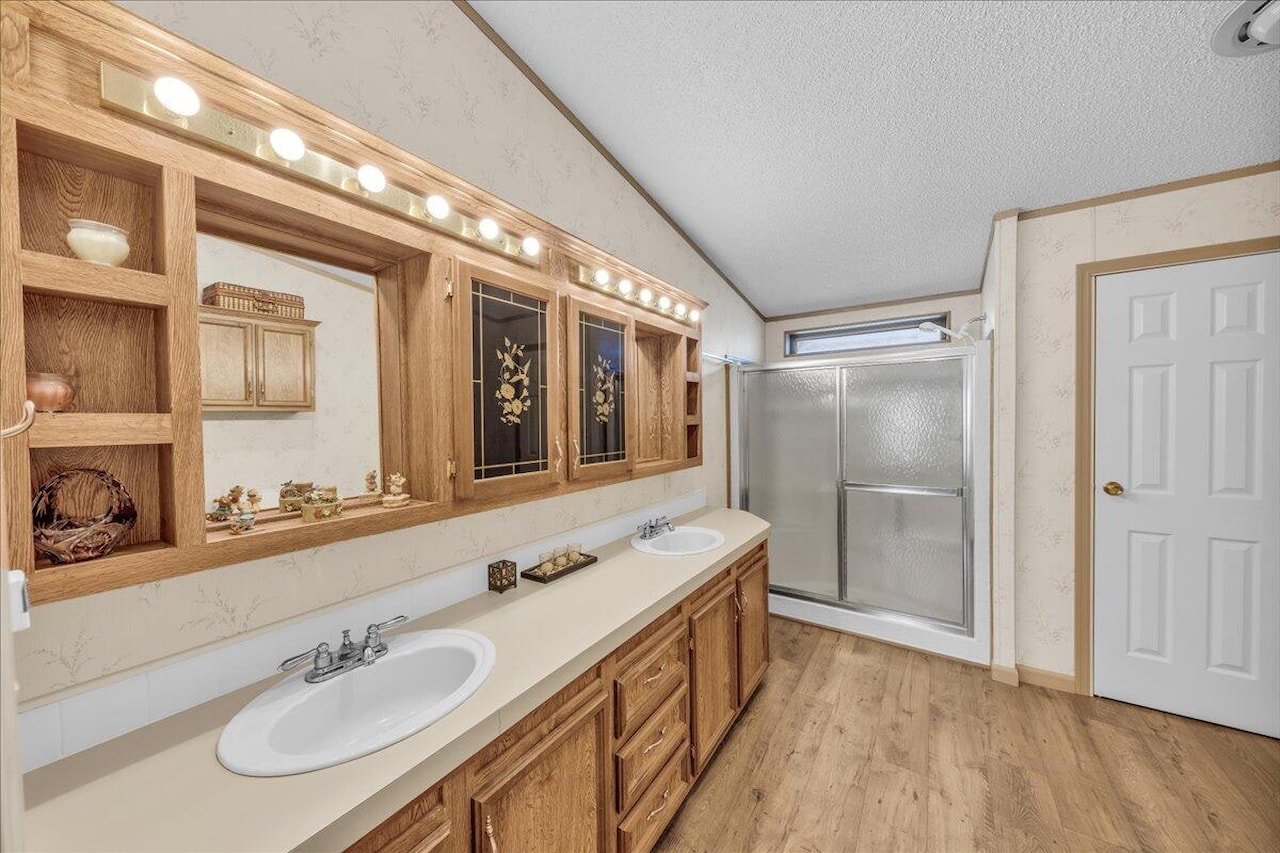 1360 N Dixie Downs RD #5 St George, UT 84770 home for sale, MLS#25-262530 - Erika Rogers Photo 8