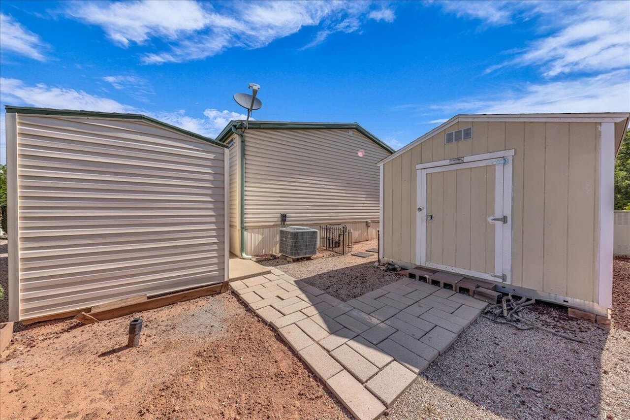 1360 N Dixie Downs RD #5 St George, UT 84770 home for sale, MLS#25-262530 - Erika Rogers Photo 15