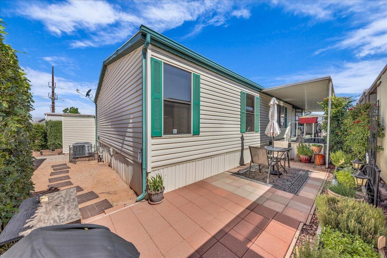 1360 N Dixie Downs RD #5 St George, UT 84770 home for sale, MLS#25-262530 - Erika Rogers Photo 16