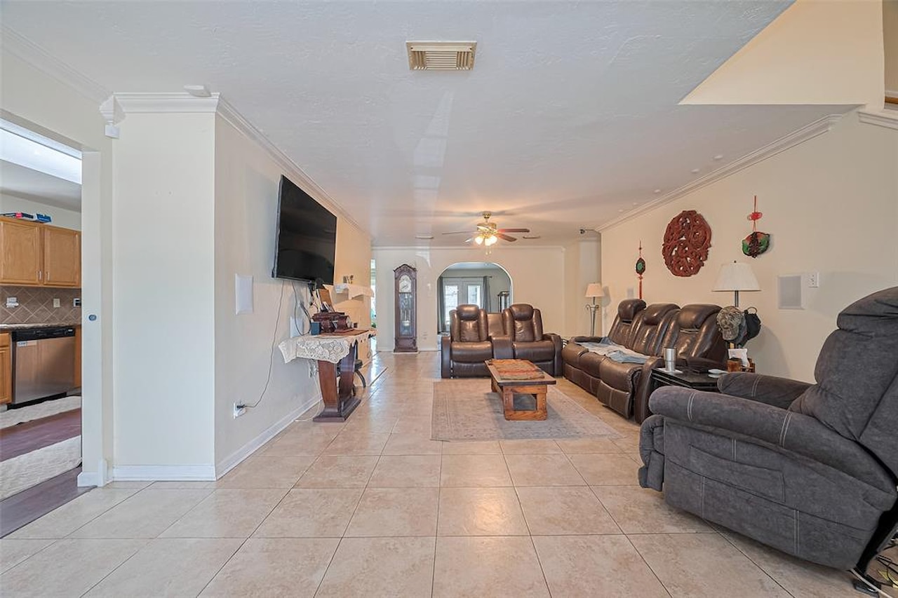 propertyty 942 Webster St, Iowa City, IA 52240 | Zillow