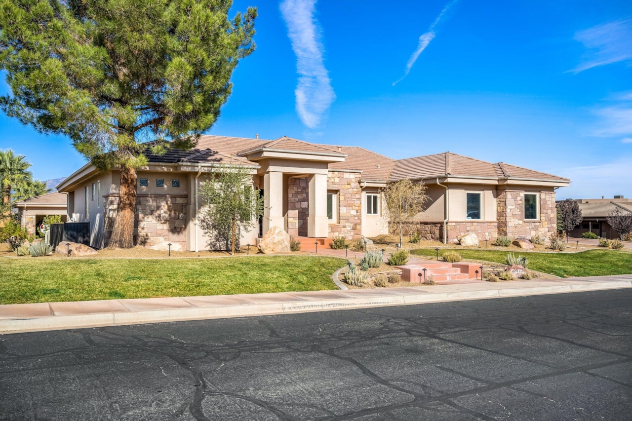 2473 E Cobalt St George, UT 84790 home for sale, MLS#23-247115 - Erika Rogers Photo 4