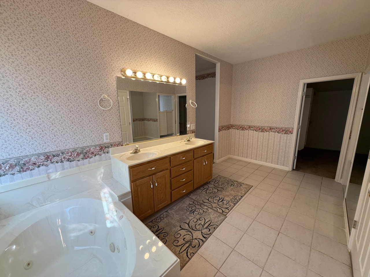 3375 E 2170  S St George, UT 84790 home for sale, MLS#25-262821 - Erika Rogers Photo 6