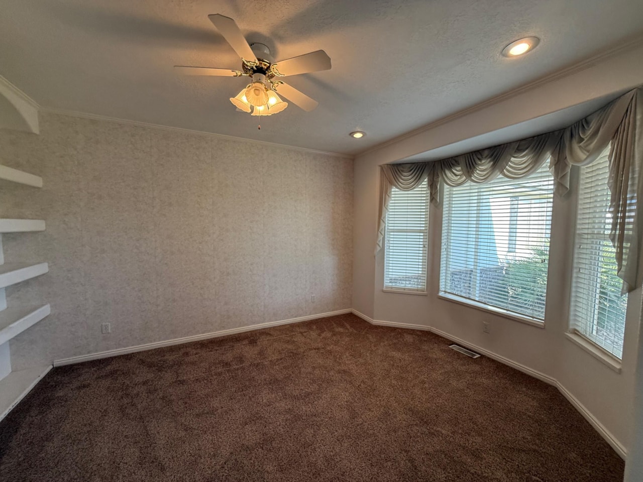 3375 E 2170  S St George, UT 84790 home for sale, MLS#25-262821 - Erika Rogers Photo 26