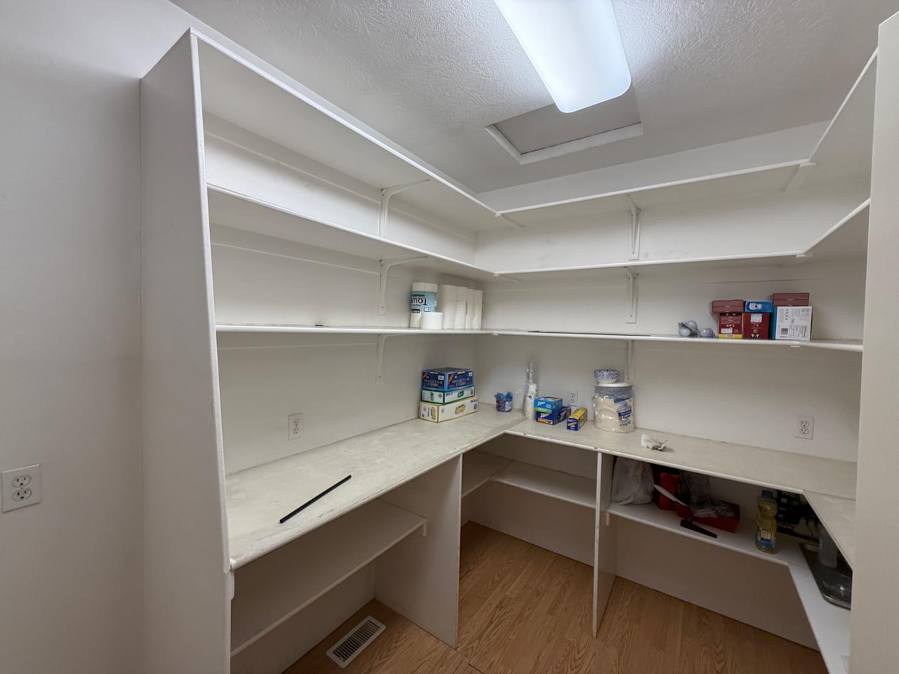 3375 E 2170  S St George, UT 84790 home for sale, MLS#25-262821 - Erika Rogers Photo 30