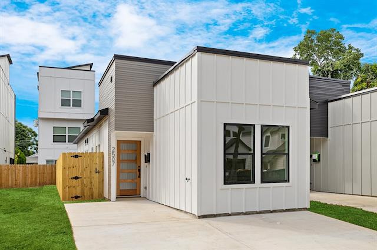 Greysq.com | Premier Real Estate Brokerage for Exceptional Properties Photo 2