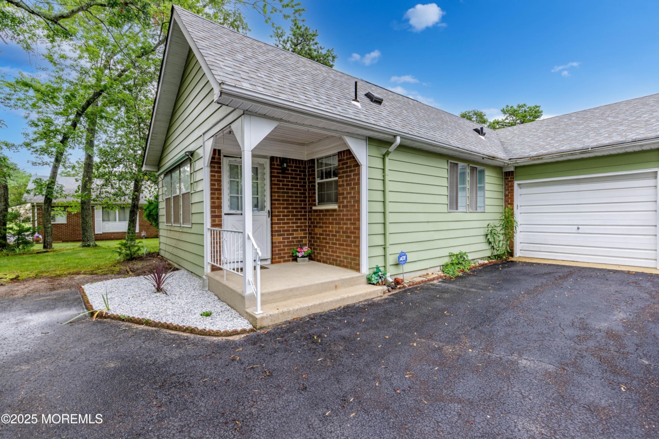 てるページ 7 Lexington Dr #D Whiting, NJ 08759 | MLS 22519999