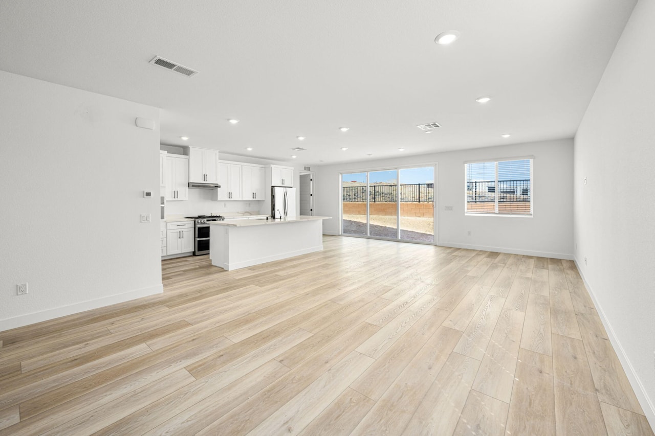 546 S Cecita Way St George, UT 84770 home for sale, MLS#25-260853 - Erika Rogers Photo 3