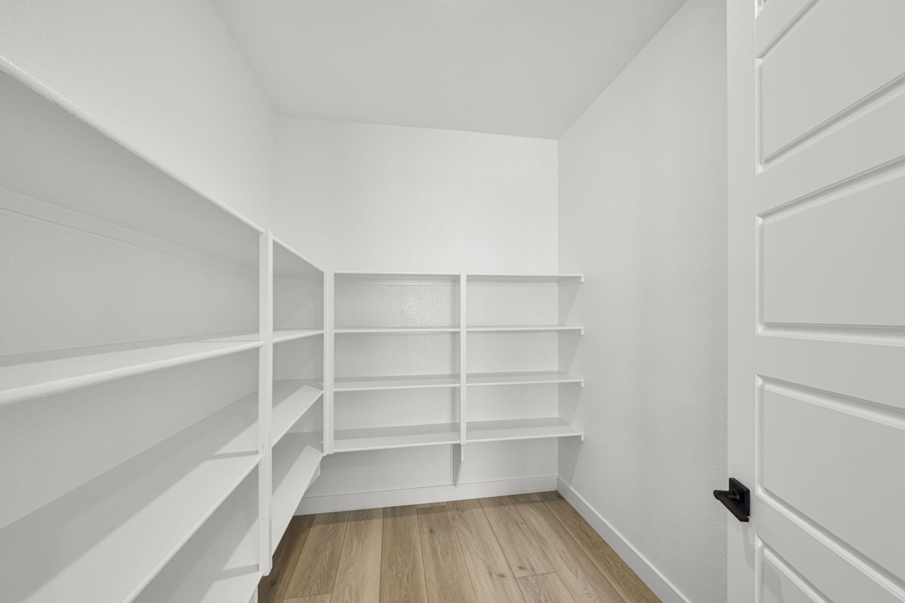 546 S Cecita Way St George, UT 84770 home for sale, MLS#25-260853 - Erika Rogers Photo 10