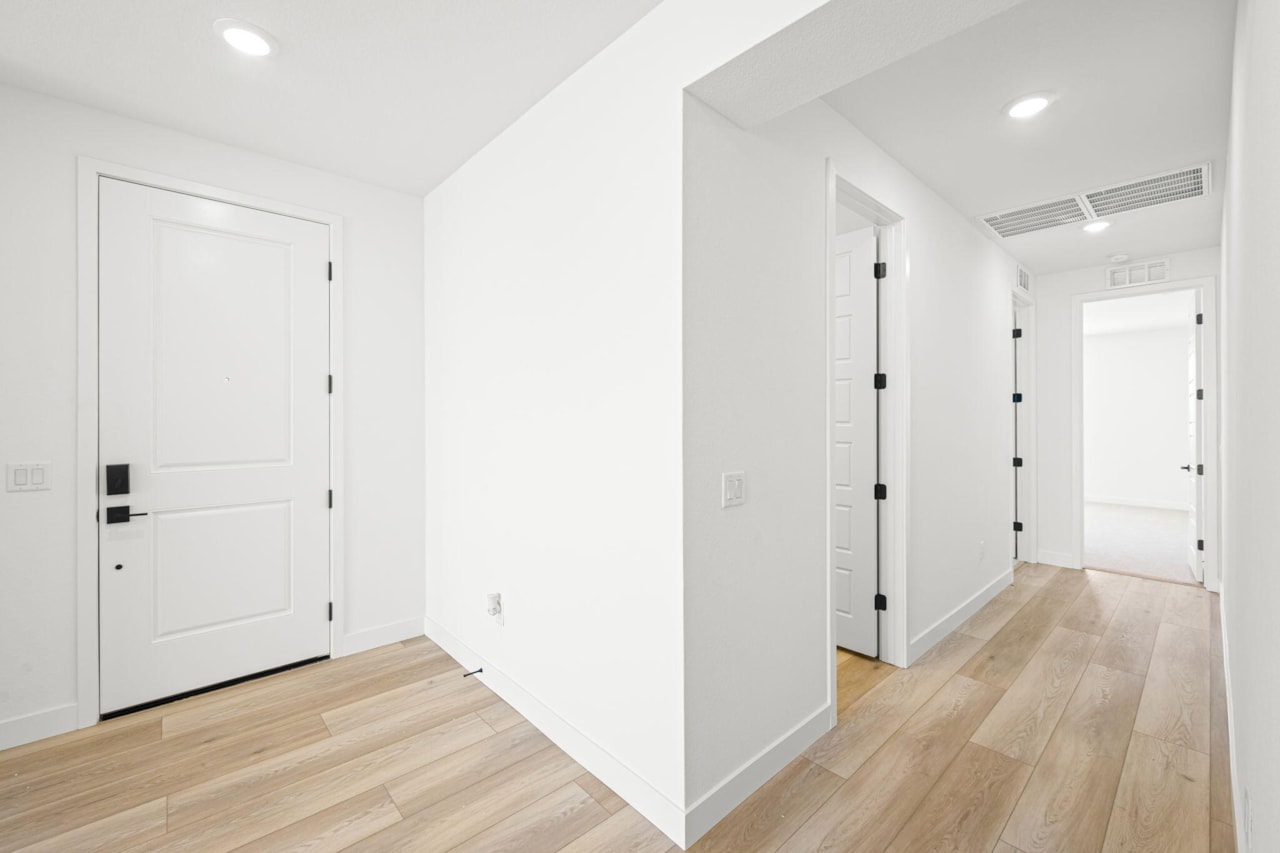 546 S Cecita Way St George, UT 84770 home for sale, MLS#25-260853 - Erika Rogers Photo 16