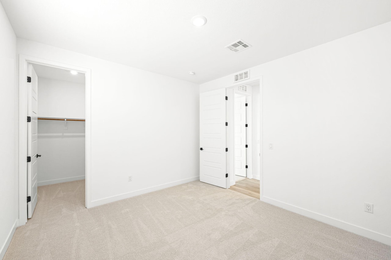 546 S Cecita Way St George, UT 84770 home for sale, MLS#25-260853 - Erika Rogers Photo 19