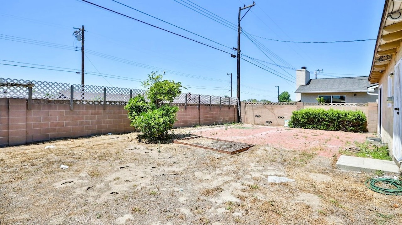 【匿名配送】HOUSES AND GARDENS IN CALIFORNIA 10407 W Desert Forest Cir, Sun City, AZ 85351 | MLS #6891132