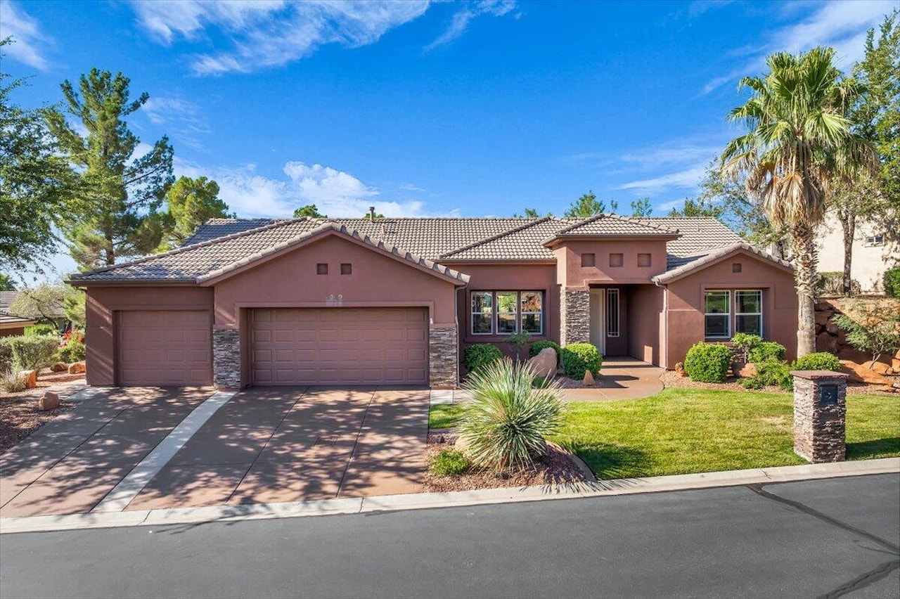 1319 W Red Butte DR Washington, UT 84780 home for sale, MLS#25-262937 - Erika Rogers