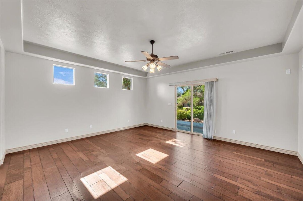 1319 W Red Butte DR Washington, UT 84780 home for sale, MLS#25-262937 - Erika Rogers Photo 15