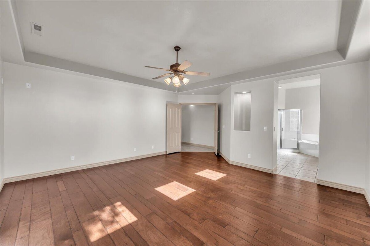 1319 W Red Butte DR Washington, UT 84780 home for sale, MLS#25-262937 - Erika Rogers Photo 16