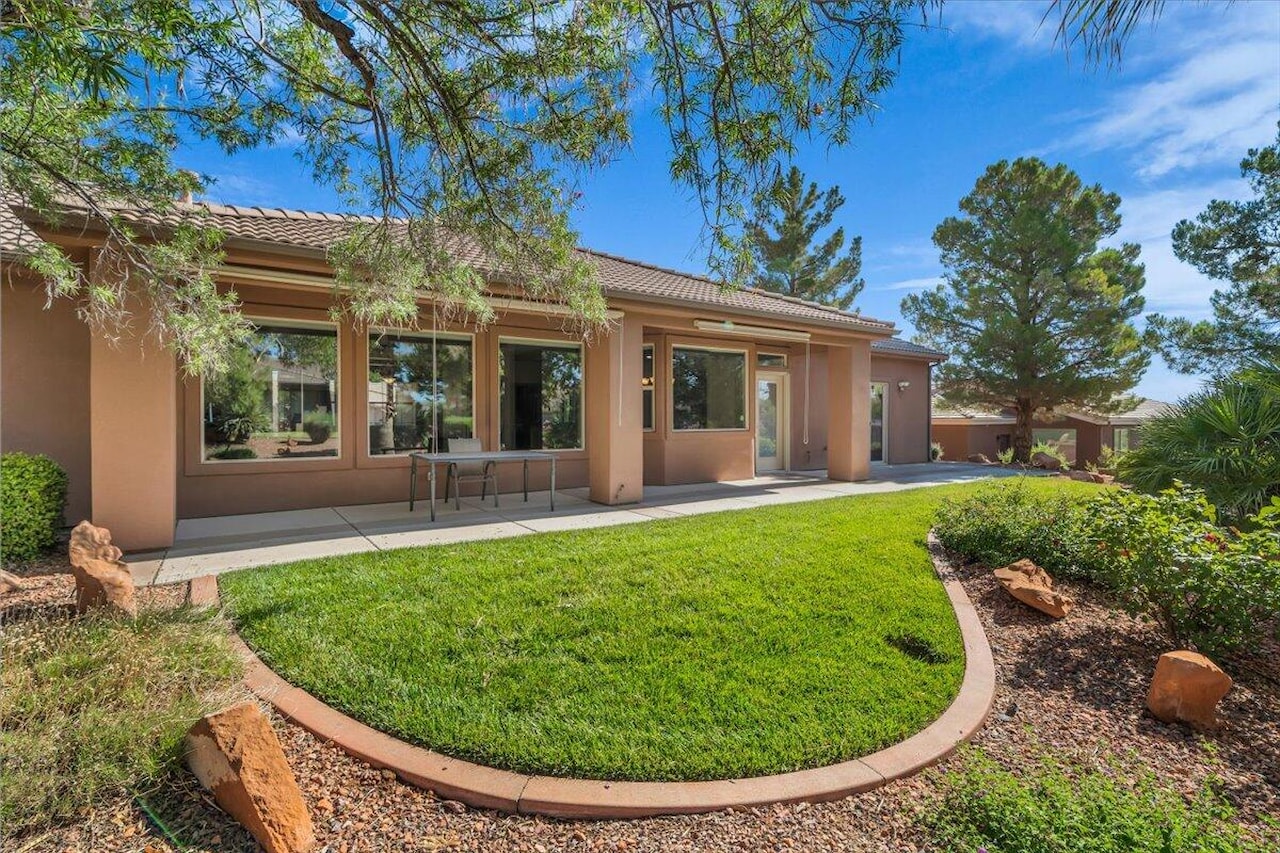 1319 W Red Butte DR Washington, UT 84780 home for sale, MLS#25-262937 - Erika Rogers Photo 22