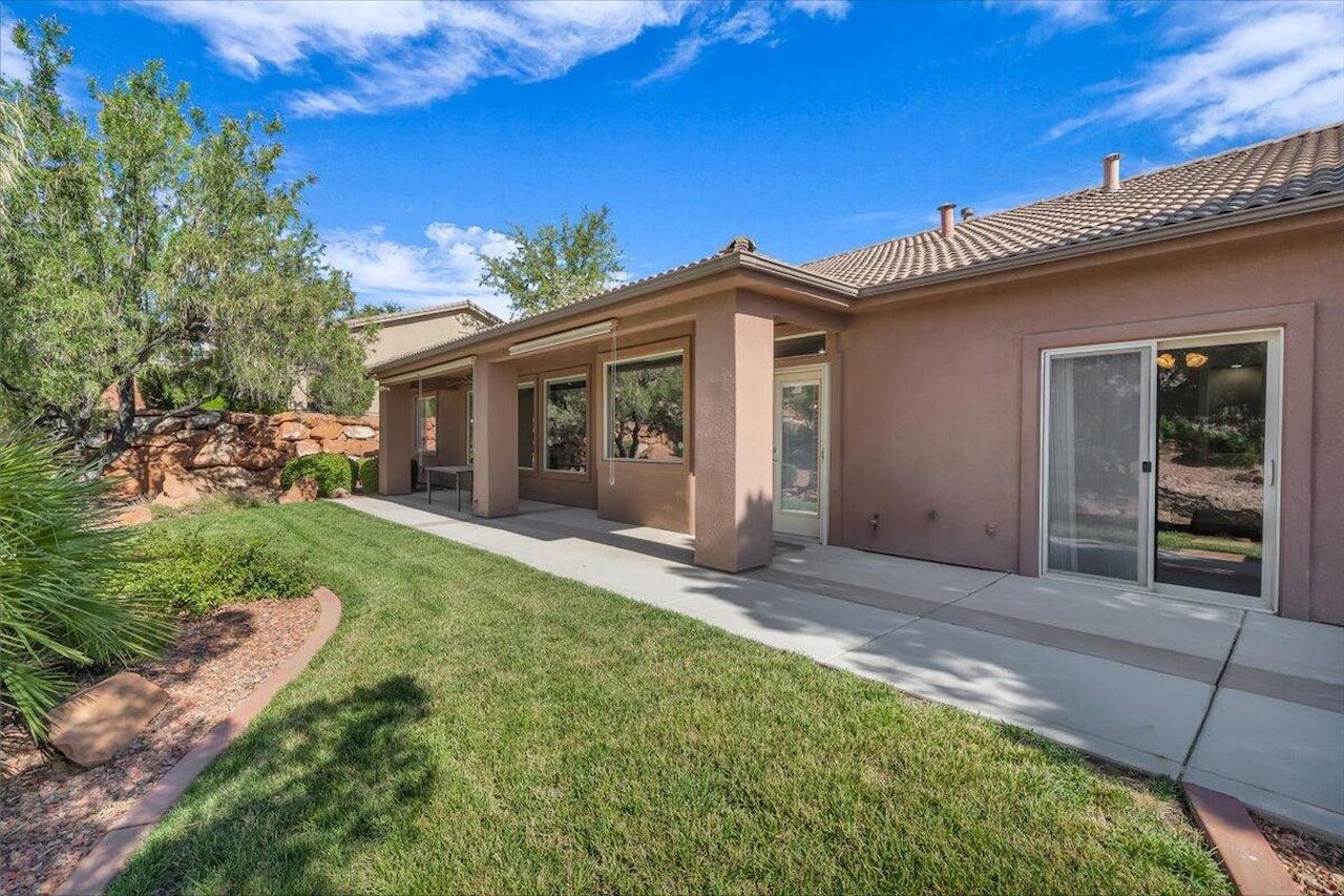 1319 W Red Butte DR Washington, UT 84780 home for sale, MLS#25-262937 - Erika Rogers Photo 24