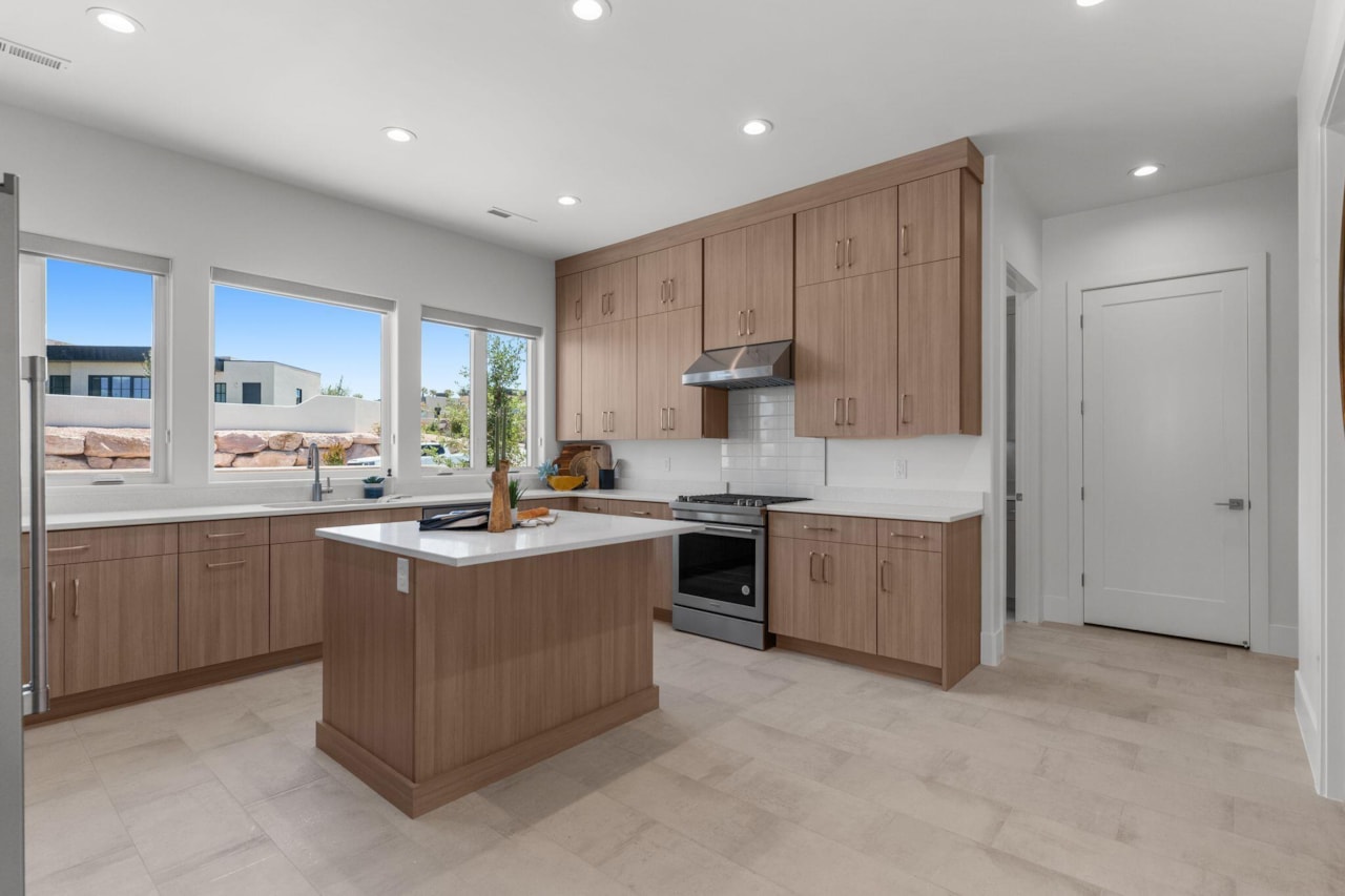 1526 S Shale DR St George, UT 84790 home for sale, MLS#25-261233 - Erika Rogers Photo 5