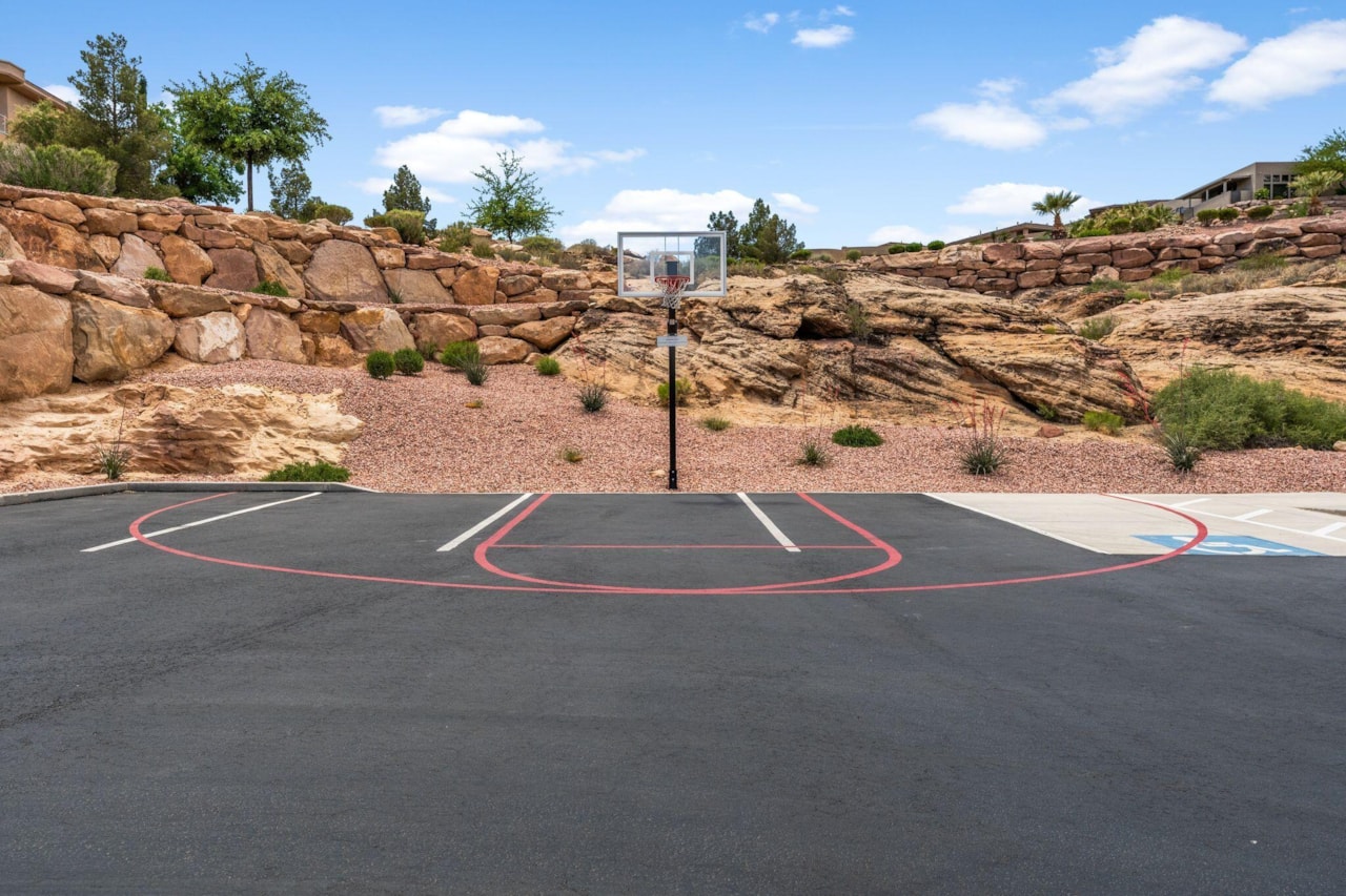 1526 S Shale DR St George, UT 84790 home for sale, MLS#25-261233 - Erika Rogers Photo 43