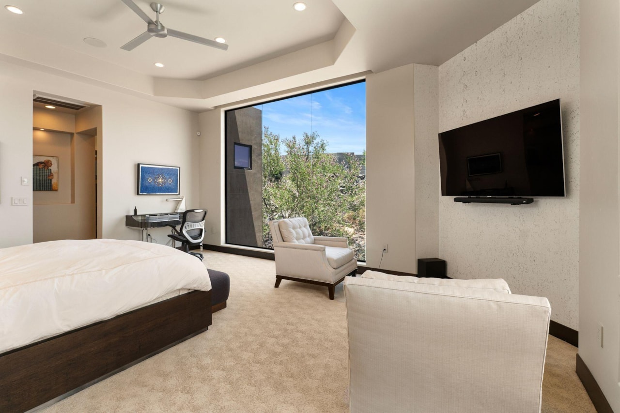 2378 N Tacheene DR St George, UT 84770 home for sale, MLS#25-263018 - Erika Rogers Photo 36