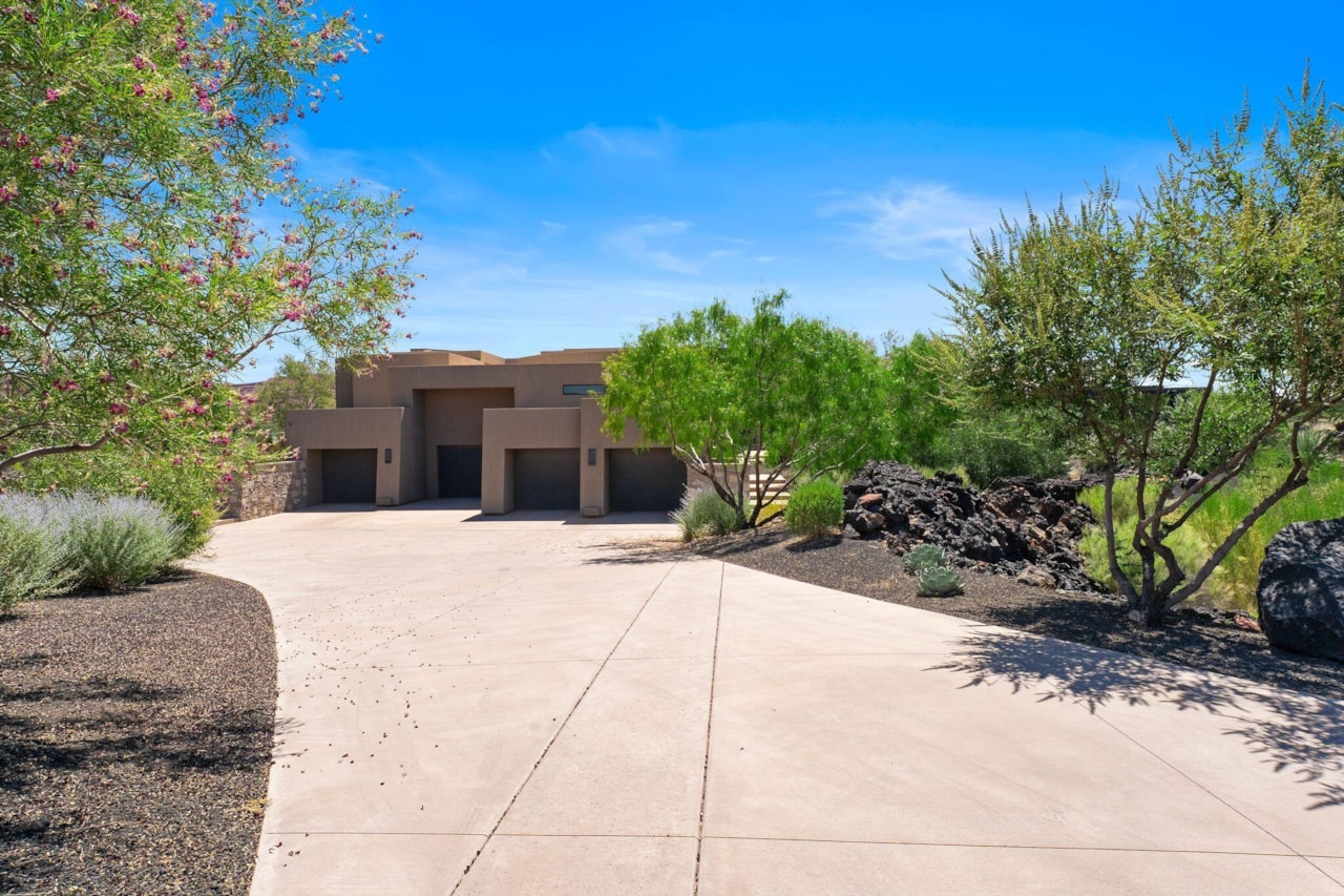 2378 N Tacheene DR St George, UT 84770 home for sale, MLS#25-263018 - Erika Rogers Photo 96