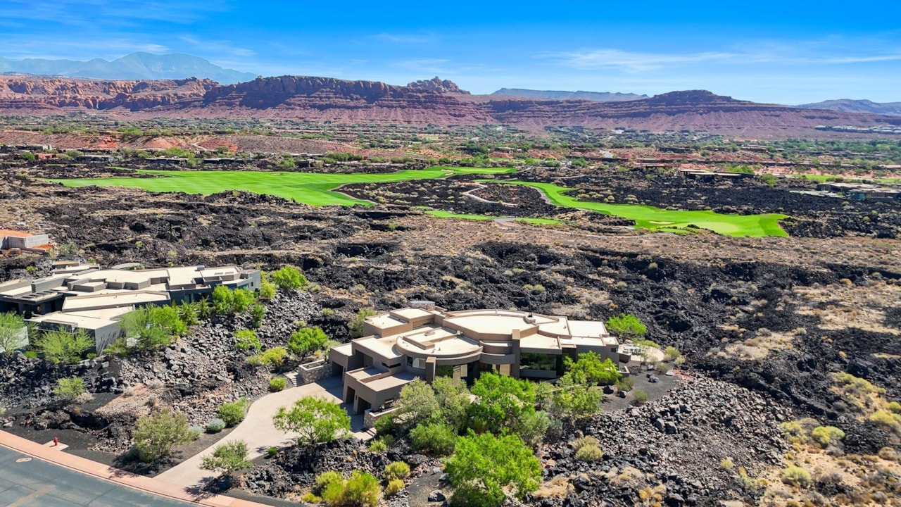 2378 N Tacheene DR St George, UT 84770 home for sale, MLS#25-263018 - Erika Rogers Photo 113