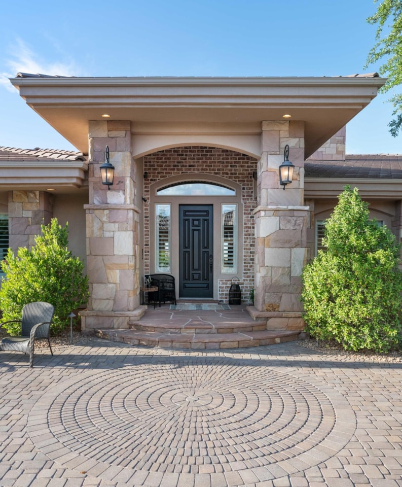 1557 Stone Cliff DR St George, UT 84790 home for sale, MLS#25-263025 - Erika Rogers Photo 4