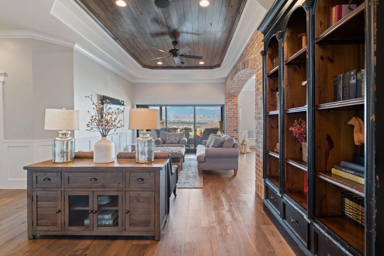 1557 Stone Cliff DR St George, UT 84790 home for sale, MLS#25-263025 - Erika Rogers Photo 6