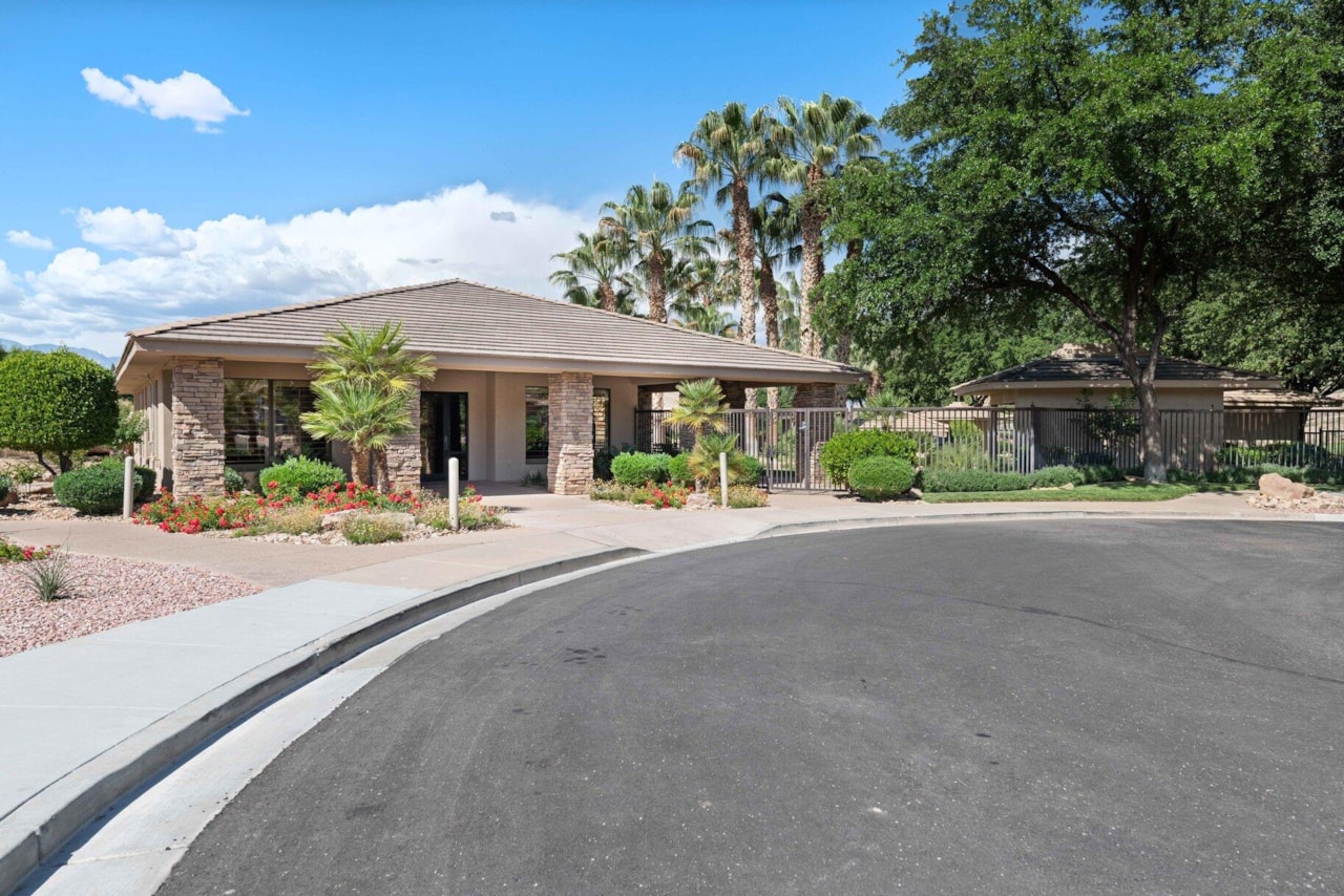 1557 Stone Cliff DR St George, UT 84790 home for sale, MLS#25-263025 - Erika Rogers Photo 57