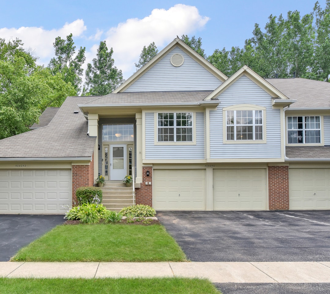 30W050 Willow Ln Warrenville, IL 60555 | MLS 12407582