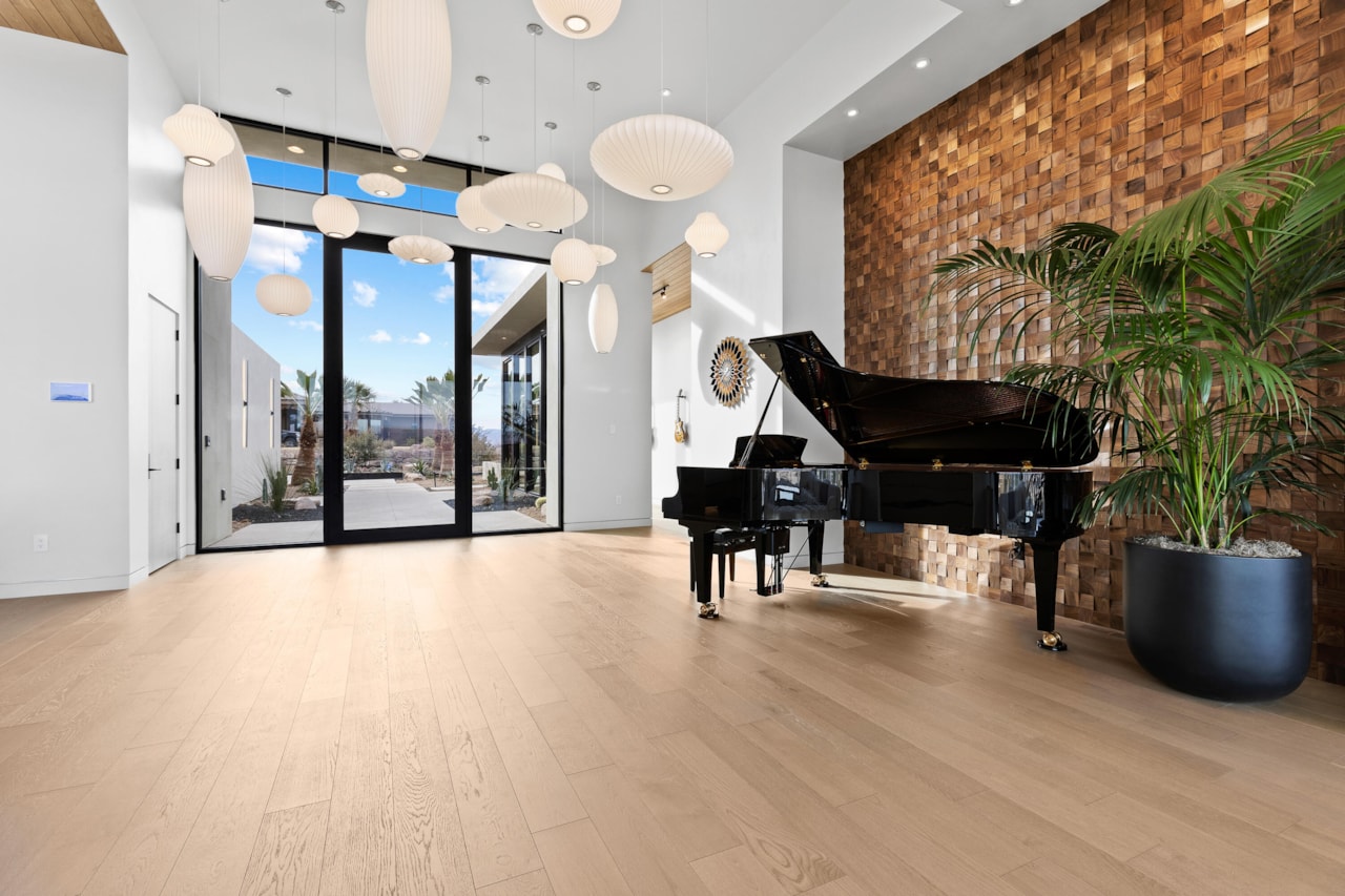 2031 E Pinnacle DR St George, UT 84790 home for sale, MLS#25-258844 - Erika Rogers Photo 8