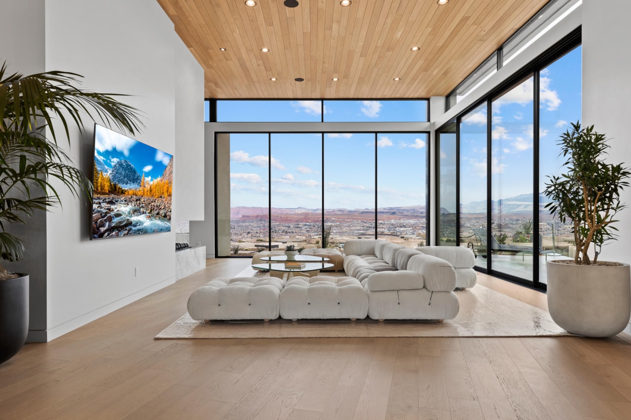 2031 E Pinnacle DR St George, UT 84790 home for sale, MLS#25-258844 - Erika Rogers Photo 10