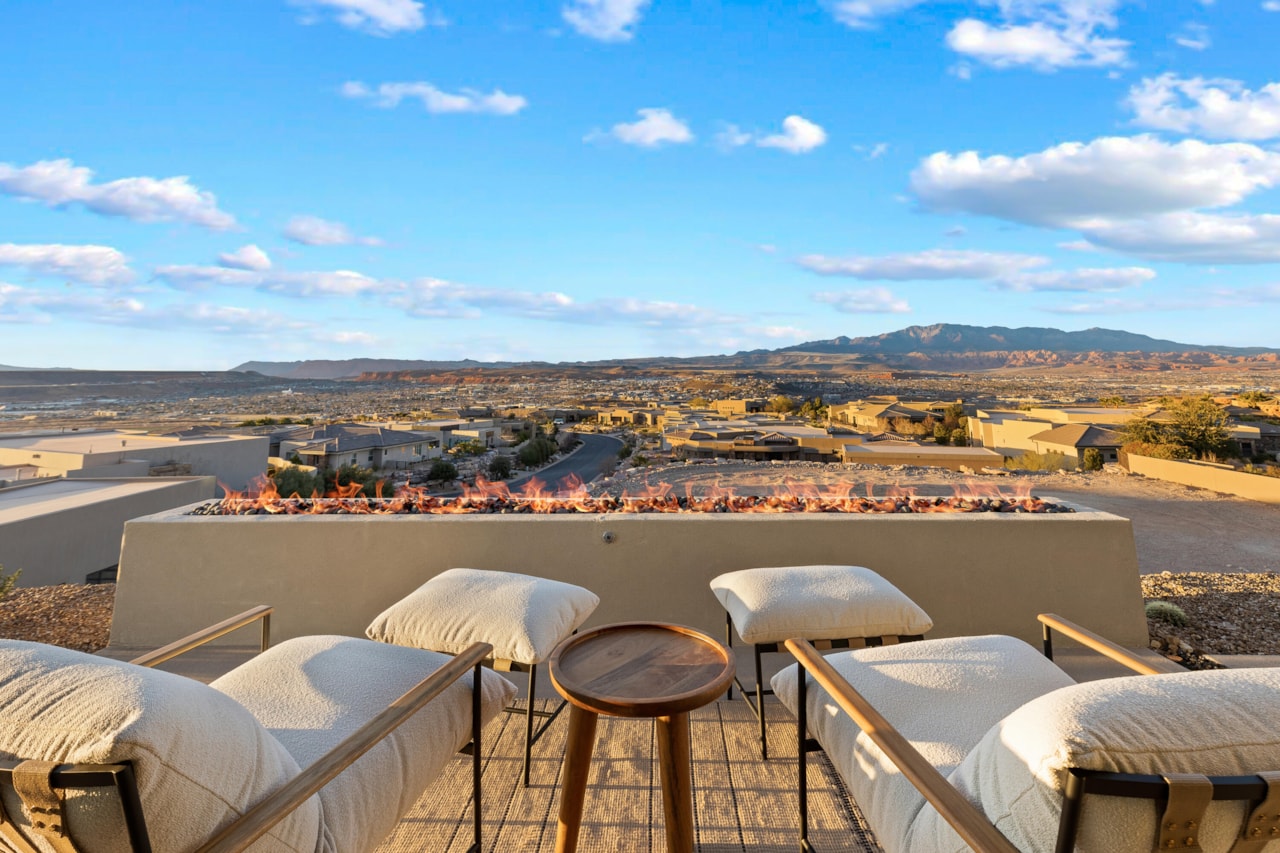 2031 E Pinnacle DR St George, UT 84790 home for sale, MLS#25-258844 - Erika Rogers Photo 16