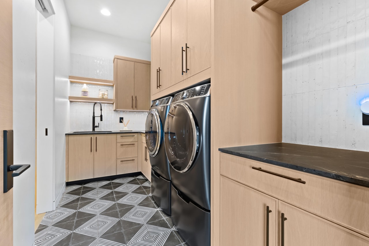 2031 E Pinnacle DR St George, UT 84790 home for sale, MLS#25-258844 - Erika Rogers Photo 32