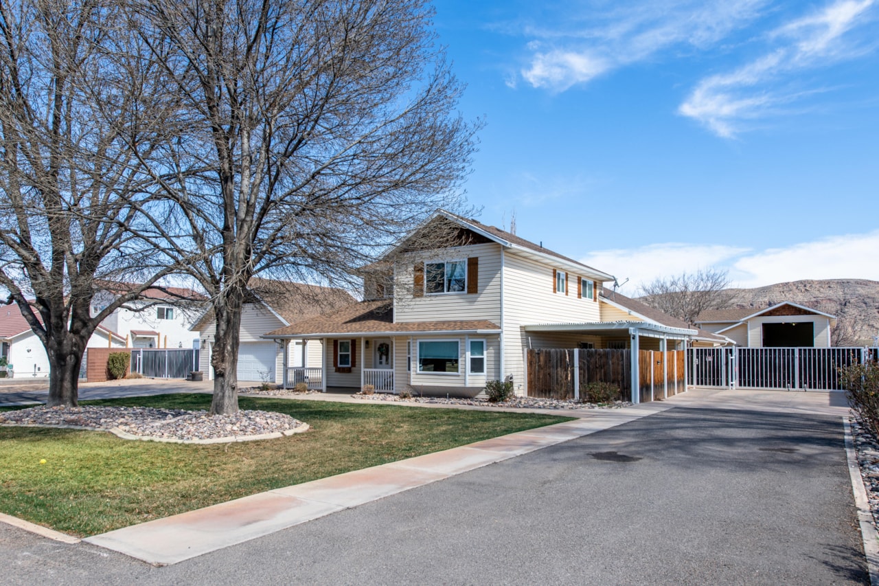 1027 S 920  W Hurricane, UT 84737 home for sale, MLS#25-259119 - Erika Rogers Photo 9