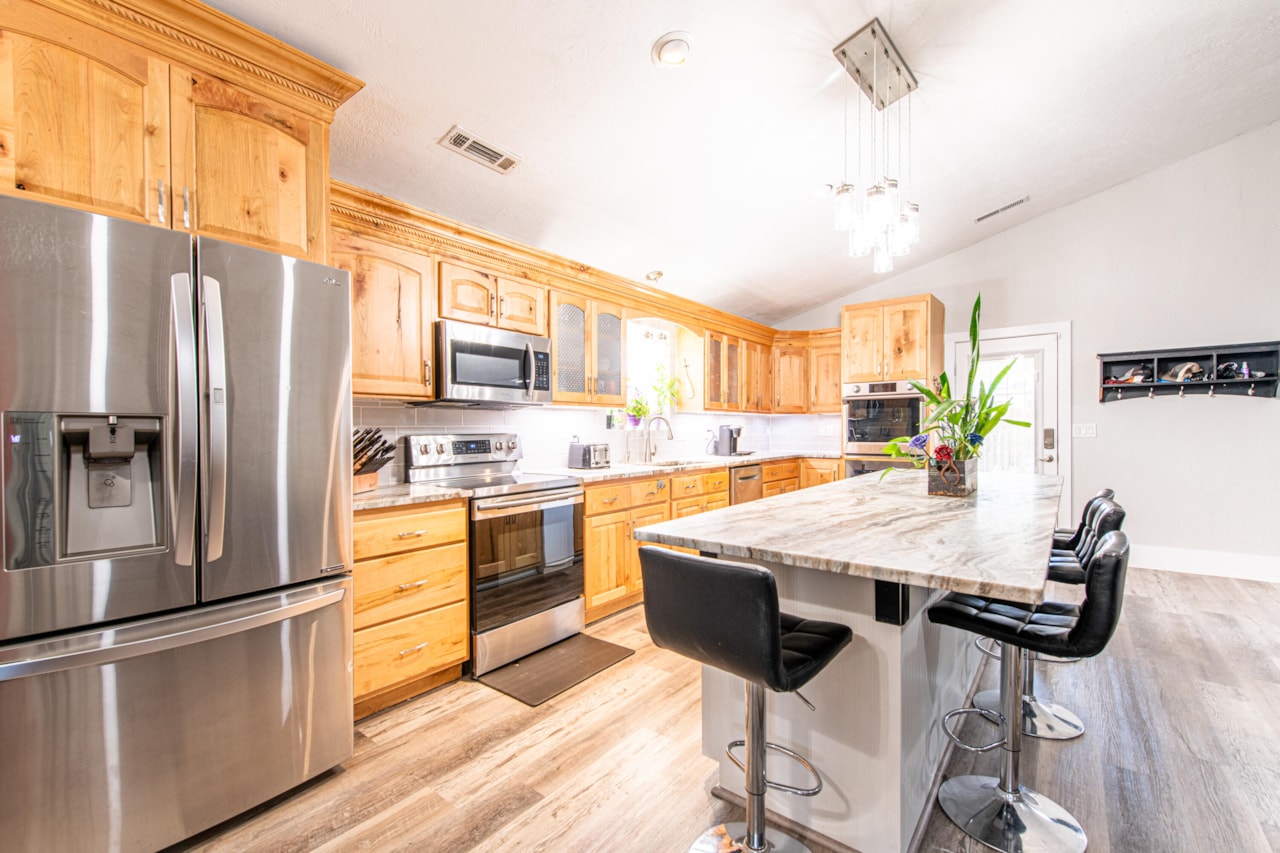 1027 S 920  W Hurricane, UT 84737 home for sale, MLS#25-259119 - Erika Rogers Photo 3