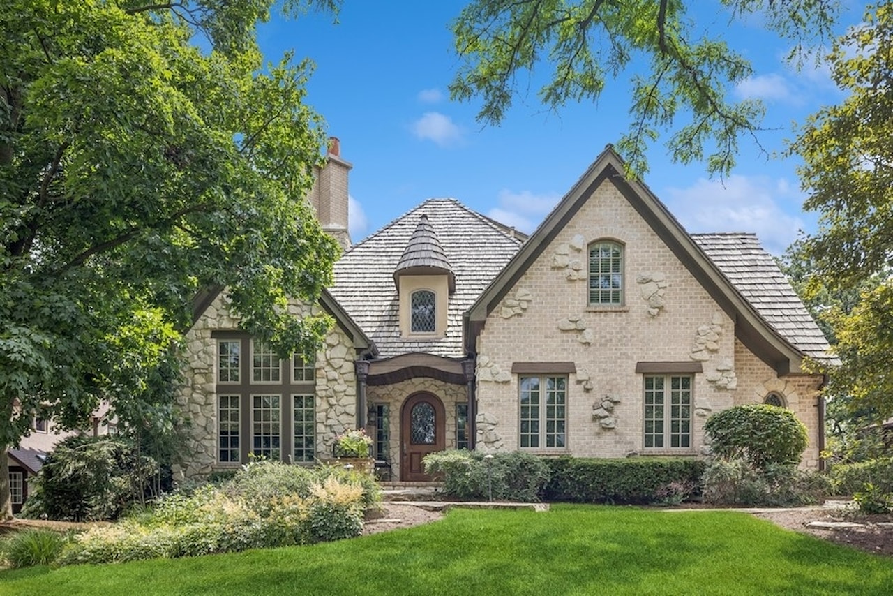 31 Oak St S Hinsdale, IL 60521 | MLS 12416222