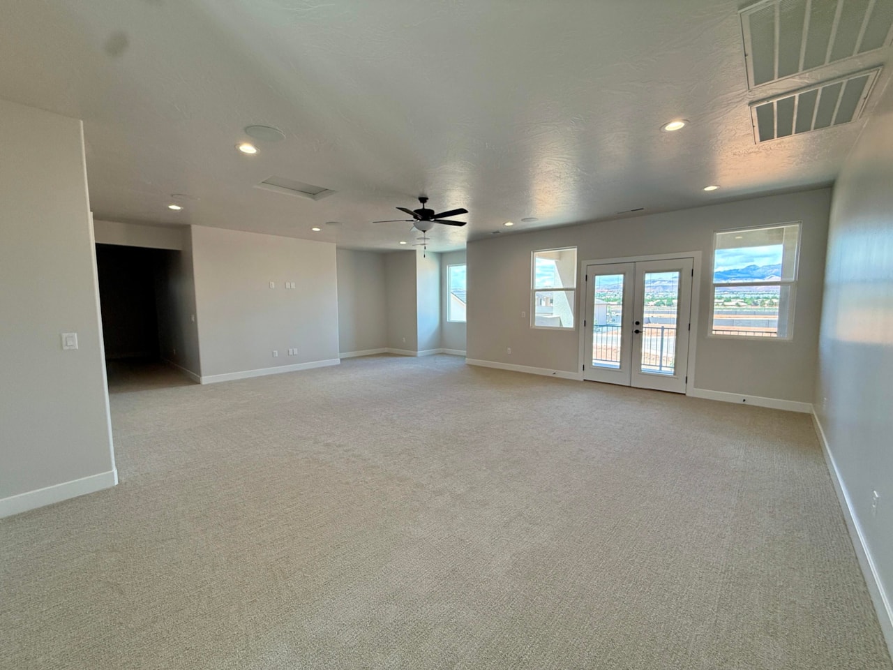 422 W Lamond CIR Washington, UT 84780 home for sale, MLS#25-257905 - Erika Rogers Photo 21