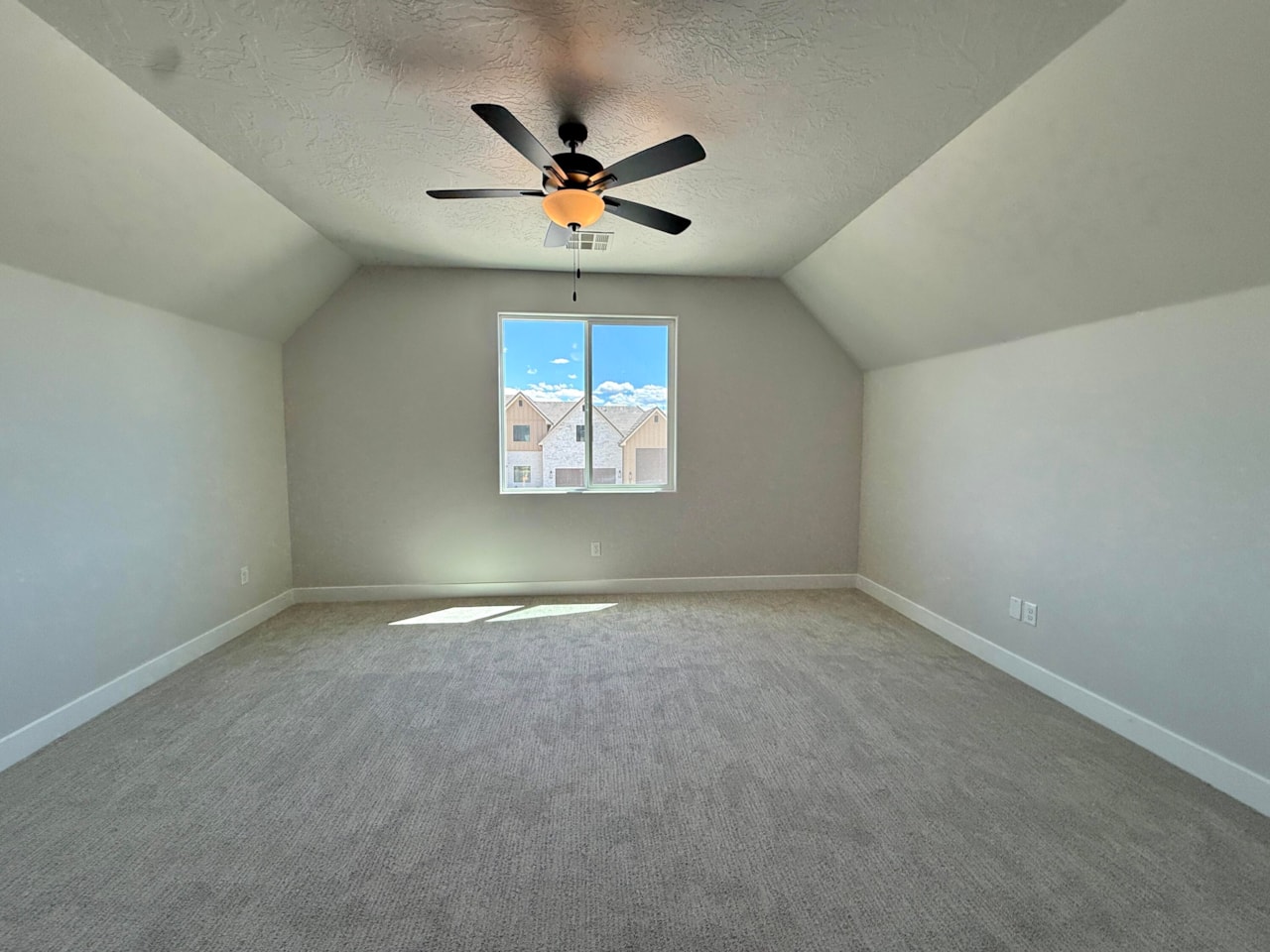 422 W Lamond CIR Washington, UT 84780 home for sale, MLS#25-257905 - Erika Rogers Photo 25