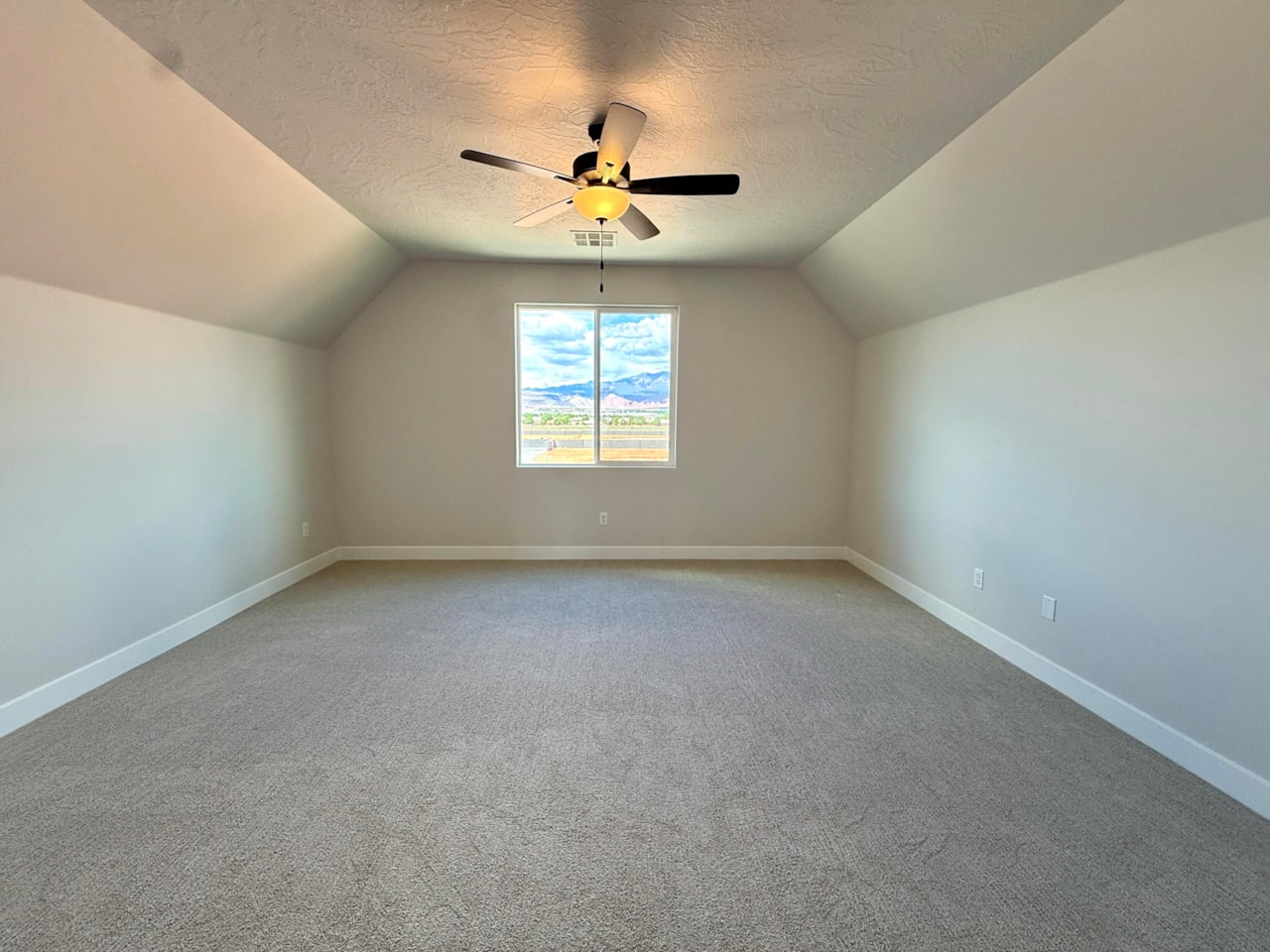 422 W Lamond CIR Washington, UT 84780 home for sale, MLS#25-257905 - Erika Rogers Photo 27