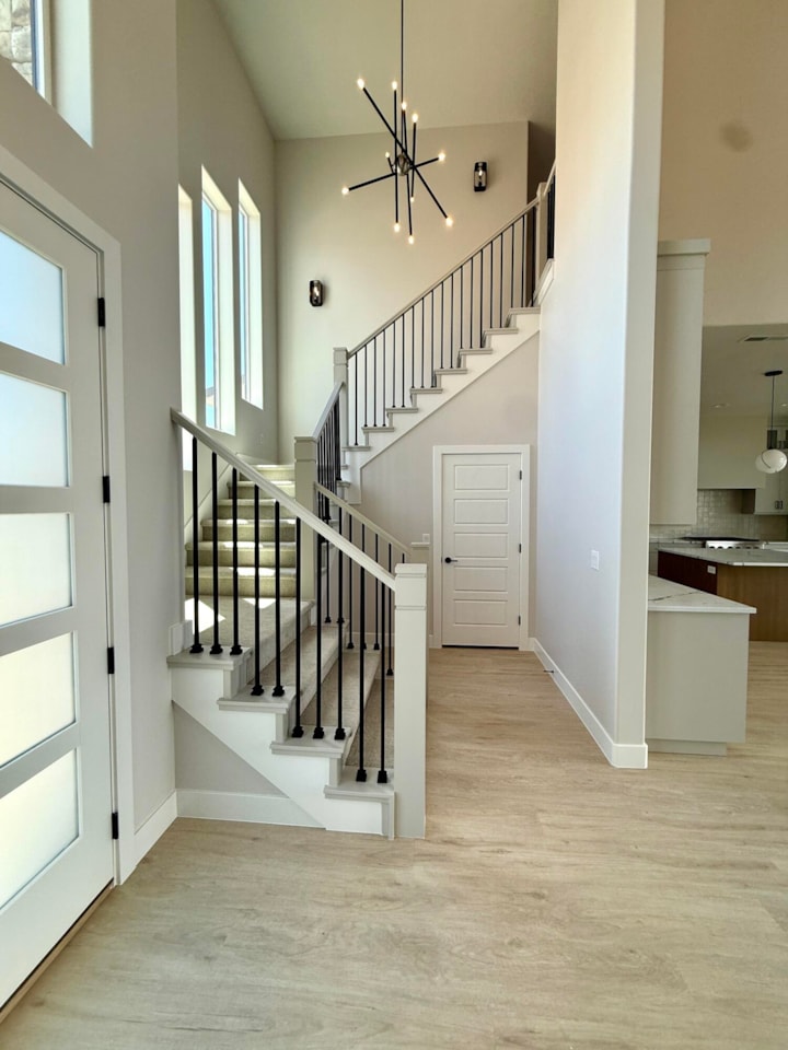 422 W Lamond CIR Washington, UT 84780 home for sale, MLS#25-257905 - Erika Rogers Photo 4