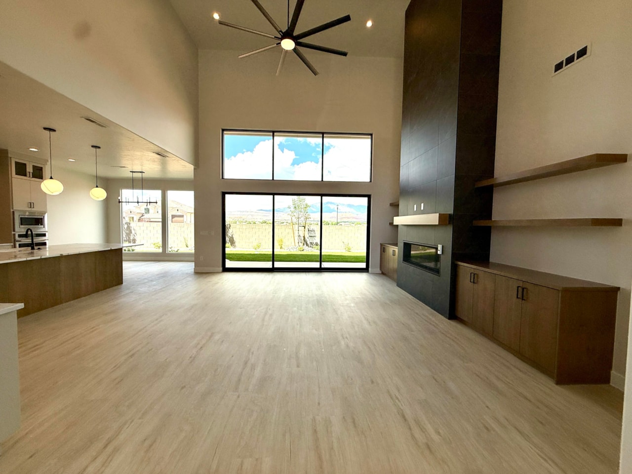 422 W Lamond CIR Washington, UT 84780 home for sale, MLS#25-257905 - Erika Rogers Photo 5