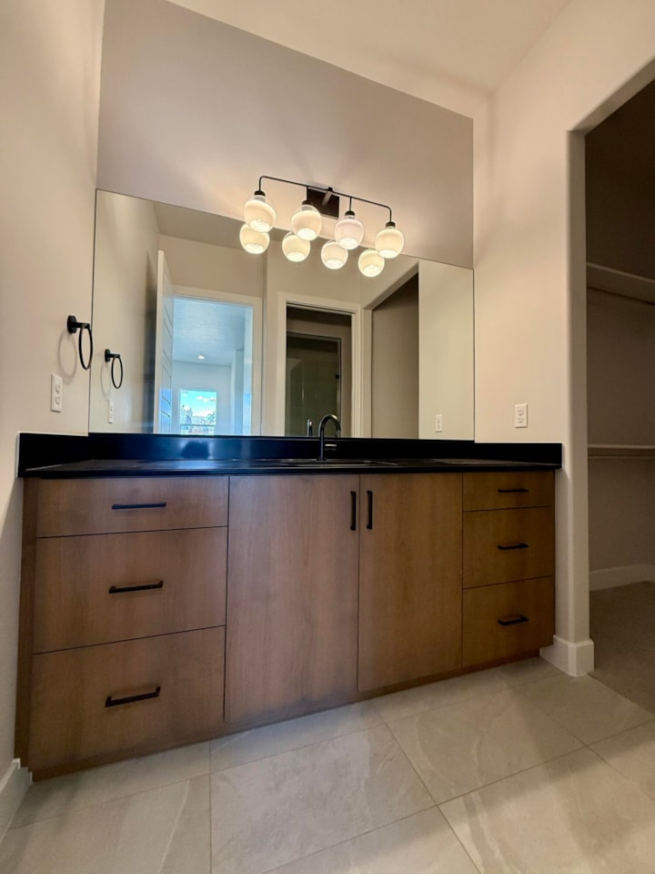 422 W Lamond CIR Washington, UT 84780 home for sale, MLS#25-257905 - Erika Rogers Photo 14